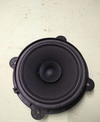 SsangYong Korando Subwoofer speaker 8930034020