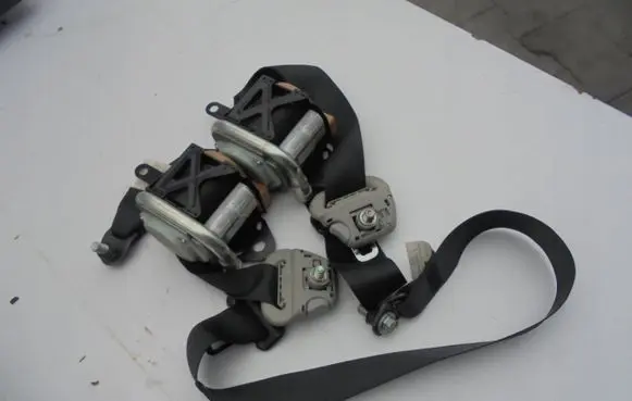 Suzuki Grand Vitara II Front seatbelt PASYBEZPIECZESTWA