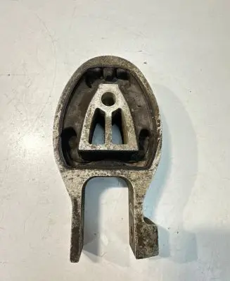 Volvo V50 Engine mount bracket 30671248
