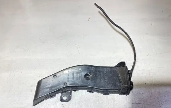 Mercedes-Benz C W205 Rain gutter A2058320184