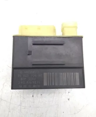 Peugeot 3008 I Glow plug pre-heat relay 9662570880