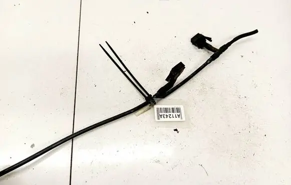 Seat Altea Windshield washer spray nozzle 5P0955985B 5P0955987B