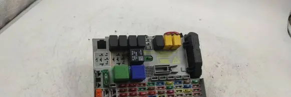Opel Zafira A Fuse box set 24431677