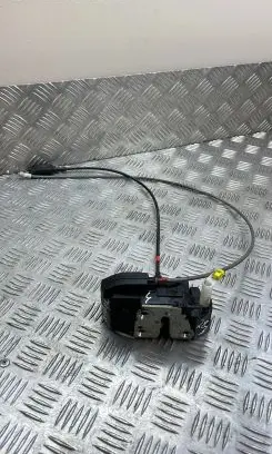 Nissan Note (E11) Front door lock