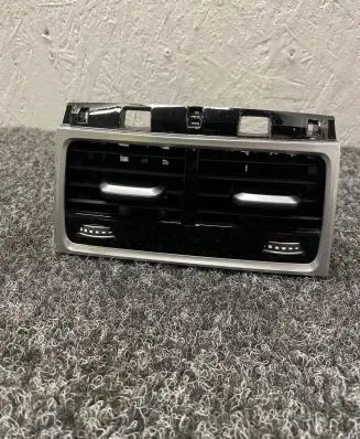 BMW 7 G11 G12 Rear air vent grill 9301745