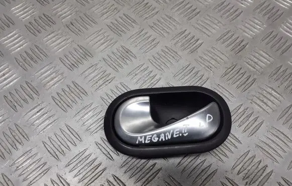 Renault Megane II Front door interior handle 8200028487