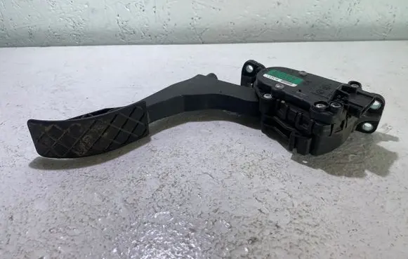 Volkswagen Polo V 6R Accelerator throttle pedal 6Q1721503M 6PV00849631