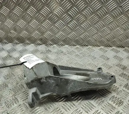Volvo XC60 Engine mounting bracket 31370633