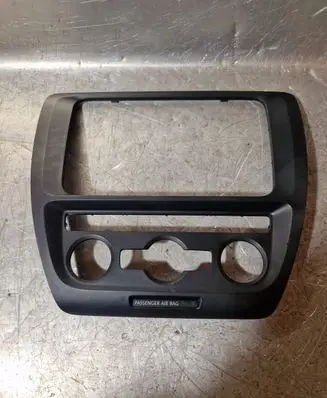 Volkswagen Jetta VI Climate control/heater control trim 5C6858071B 5C6858069B