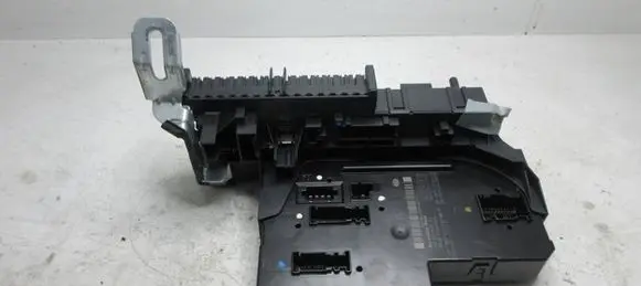 Mercedes-Benz E W212 Fuse module 2129000204 5DK00962036