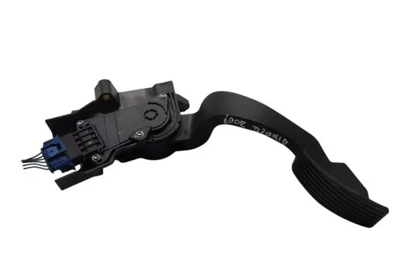Accelerator throttle pedal