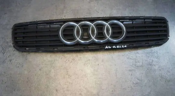 Audi A4 S4 B5 8D Front grill