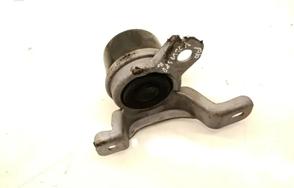 Volvo S80 Engine mount bracket 31330135