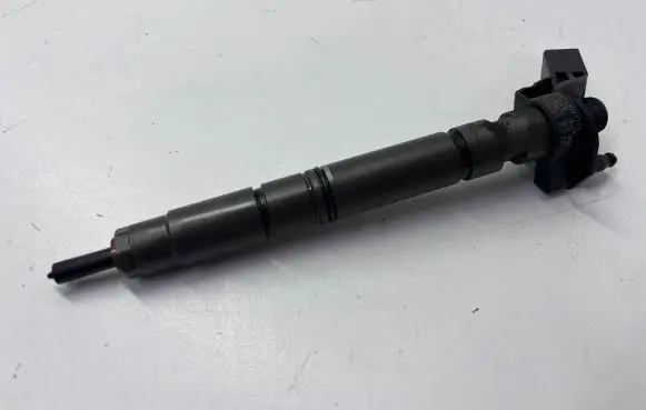 Audi Q7 4L Fuel injector 059130277CD