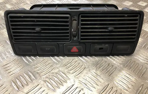 Volkswagen Golf IV Dash center air vent grill 1J0819728C 1J0819736C