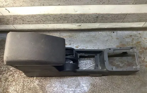 Nissan X-Trail T30 Center console KH000469