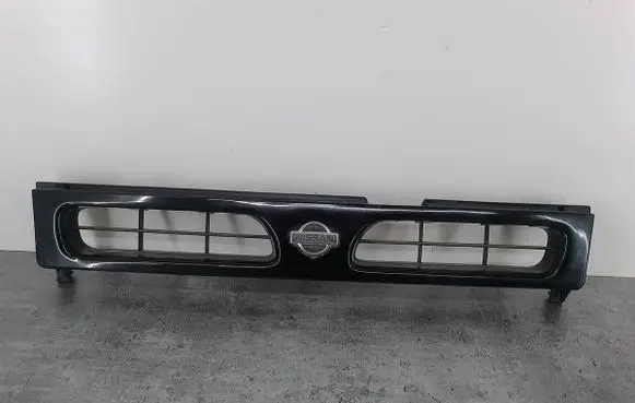 Nissan Terrano Front grill 623100F000B1