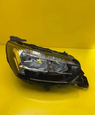 Peugeot 208 Headlight/headlamp 9823193880