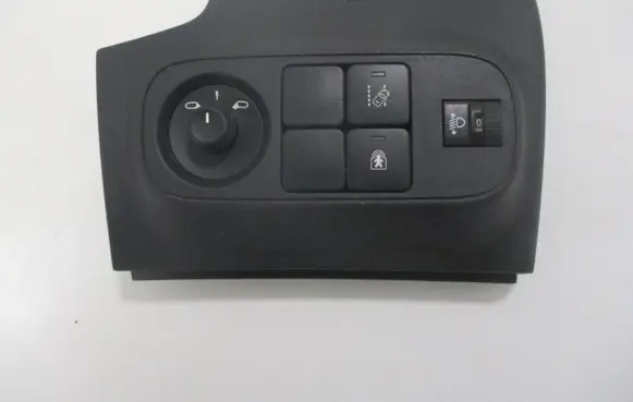 Citroen C3 Wing mirror switch 9812439977