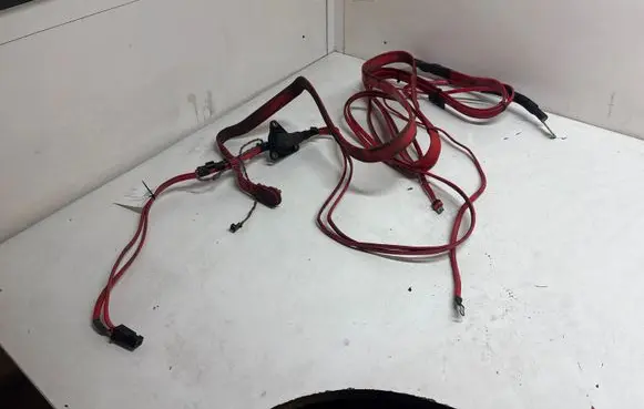 BMW 5 F10 F11 Positive cable (battery) 10057310