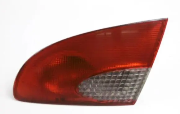 Toyota Avensis T220 Rear/tail lights