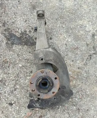 Volkswagen Touareg II Front wheel hub
