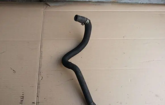 Ford Galaxy Engine coolant pipe/hose