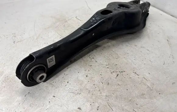 Audi Q3 F3 Rear upper control arm/wishbone 3Q0505311G 3Q0505371
