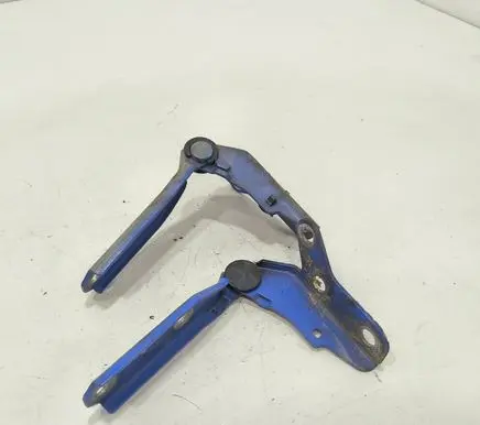 Engine bonnet/hood hinges