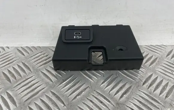 BMW 3 G20 G21 USB socket connector 8711939 529701 19163010