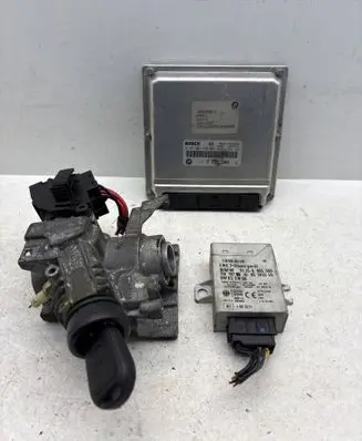 BMW 5 E39 Engine ECU kit and lock set 0281001830 7785540 61356905666