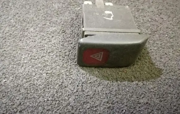 Volkswagen Golf II Hazard light switch 191941535