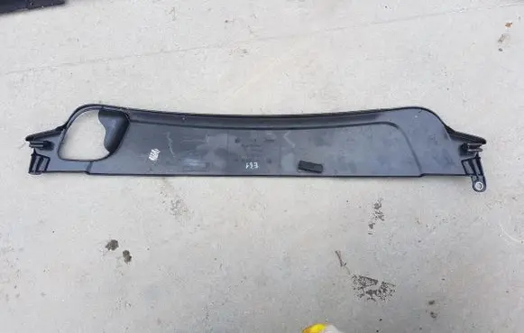 BMW 5 E60 E61 Radiator trim 7803340
