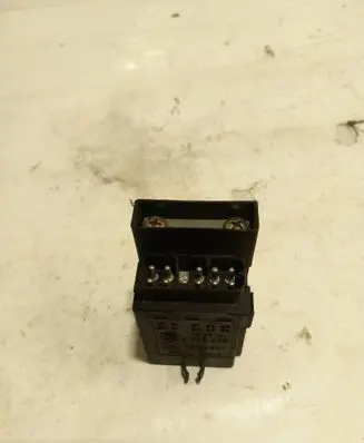BMW 5 E39 Glow plug pre-heat relay 2246473 72RB501 1221