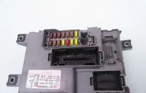 Fiat Punto (199) Central body control module 00518690940