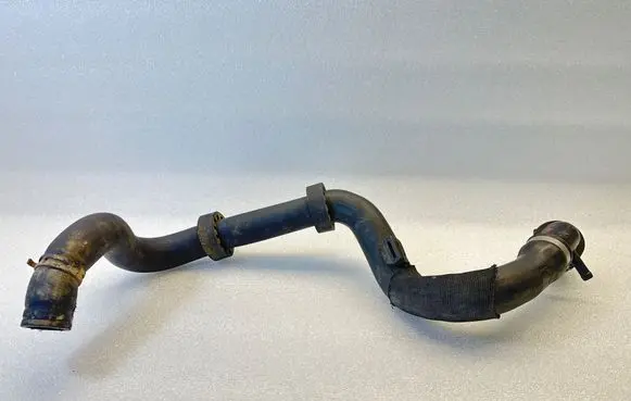 Volkswagen Touareg I Engine coolant pipe/hose 7L6122291