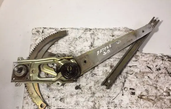 Nissan Patrol 260 Rear door manual window regulator 