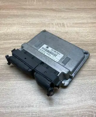 Skoda Octavia Mk1 (1U) Engine control unit/module ECU 047906033A 5WP44193