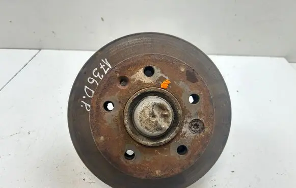 Volkswagen II LT Front wheel hub 