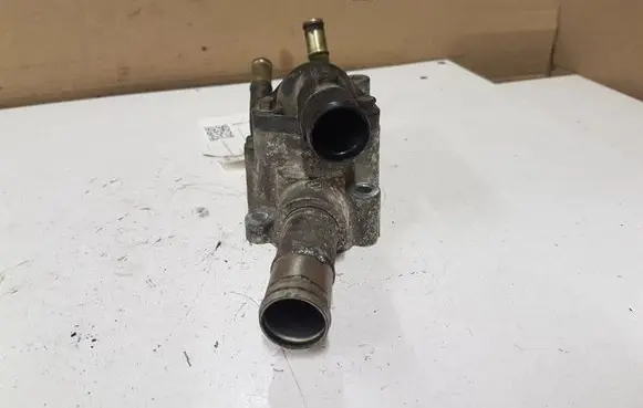 Nissan Almera N16 Thermostat/thermostat housing 130499F600