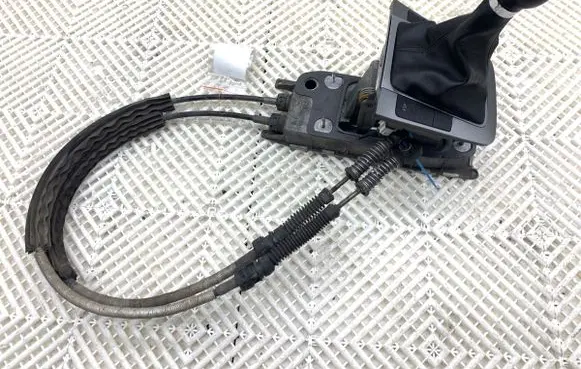 Volkswagen PASSAT B6 Gear shift rod 1K0711061