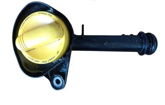 Renault Modus Oil fill pipe 8200323344