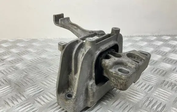 Engine mount bracket