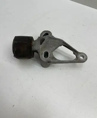 Audi A4 S4 B8 8K Engine mount bracket 8K0199343C 8K0199339D