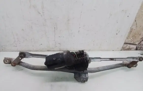 Audi A4 S4 B5 8D Front wiper linkage and motor
