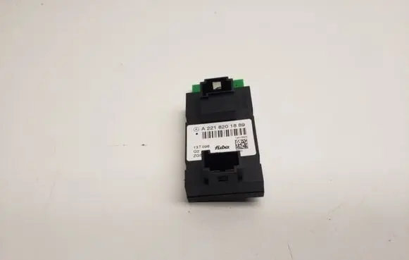 Mercedes-Benz S W221 Aerial antenna amplifier a2218201889
