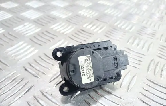 Mitsubishi Lancer VIII Air flap motor/actuator CSA512T010