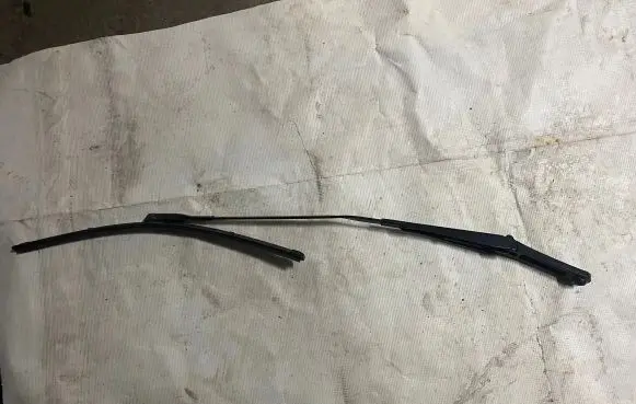 Audi A4 S4 B9 Front wiper blade arm 8W1955408