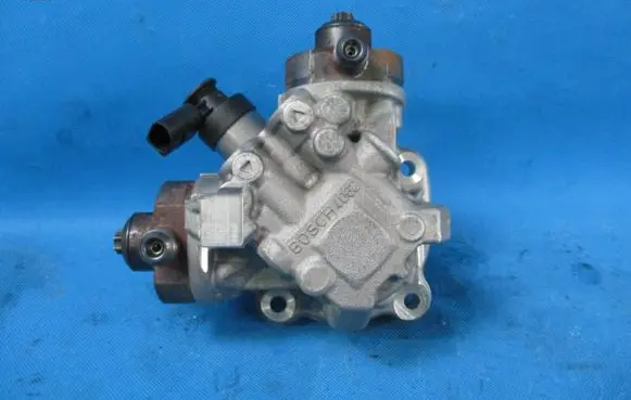 Audi Q8 other engine part 057130755AM