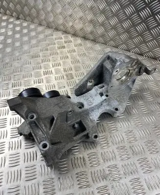 Audi Q5 SQ5 Generator/alternator bracket 03L903143R